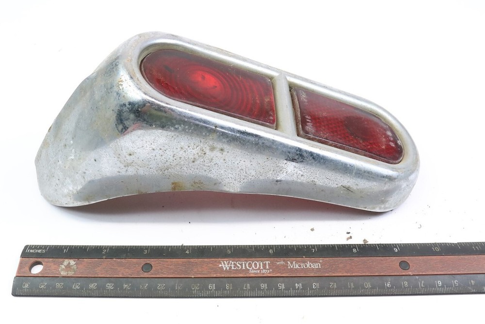 1947-1948-1949 STUDEBKER TAILLIGHT ASSEMBLY OEM ORIGINAL RED