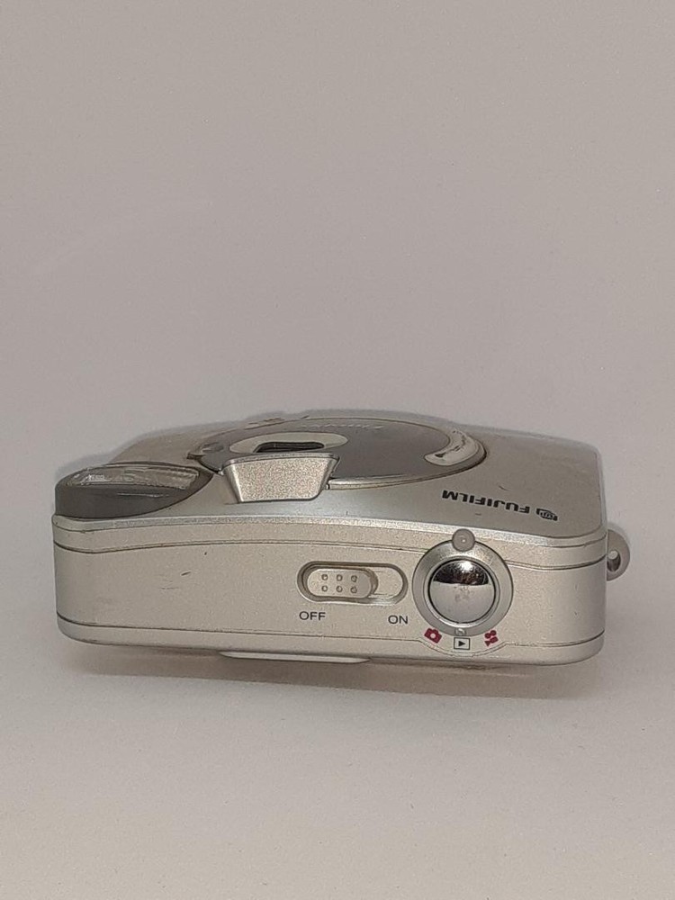 FUJIFILM FinePix A201 AA Battery Digital Camera