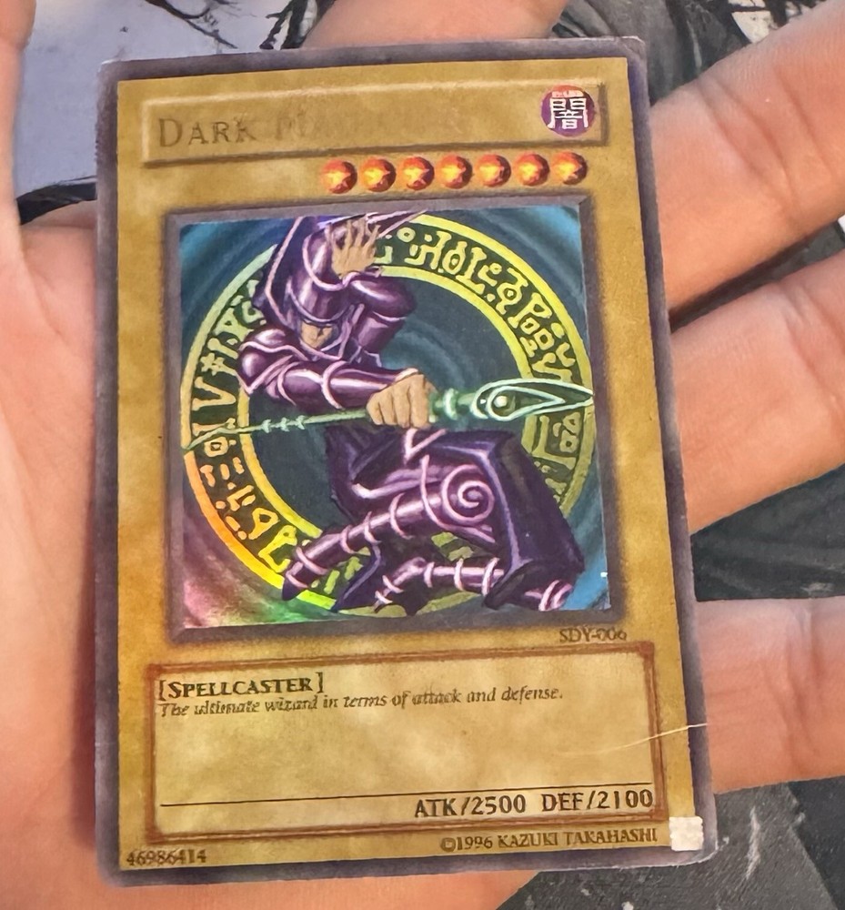 Yu-Gi-Oh Dark Magician SDY-006 HP Holo Bleed Misprint Rare