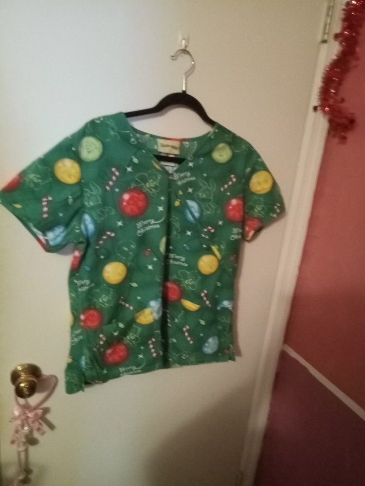 Women's Size M Christmas Looney Tunes Scrub Top