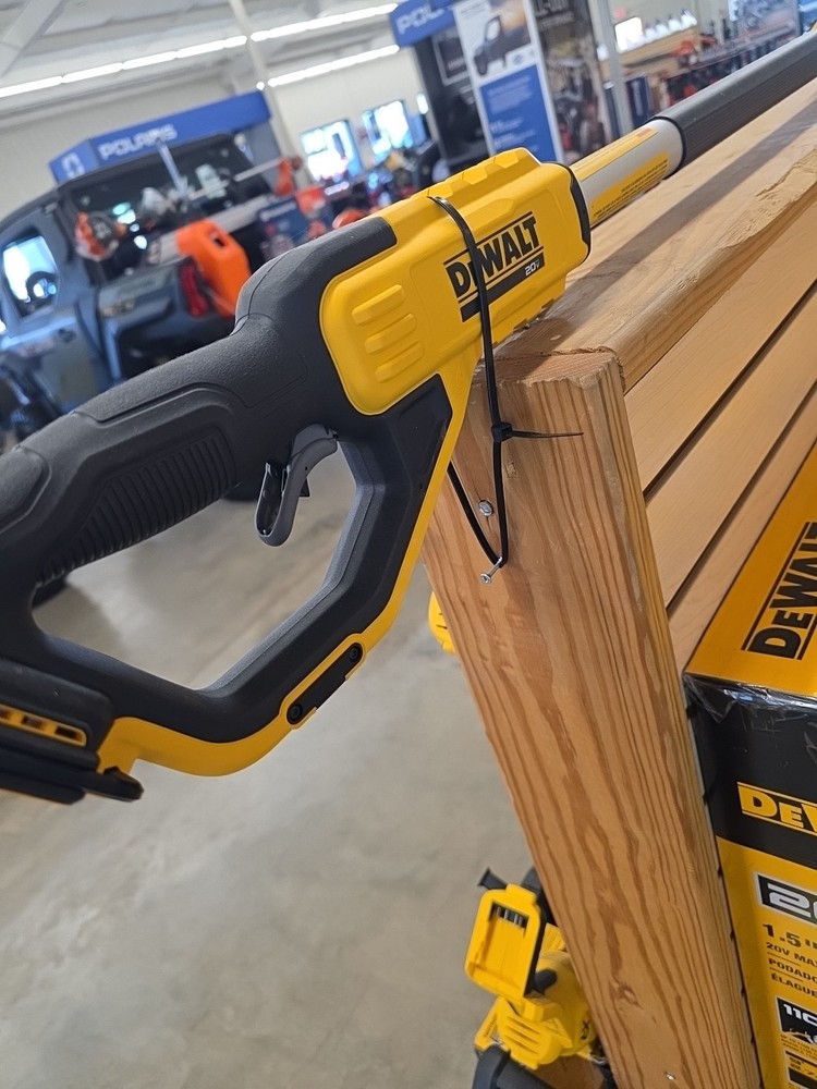 Dewalt 20V Pole Pruner Kit DCPPR320D1 8 Feet Plus Long with Extension