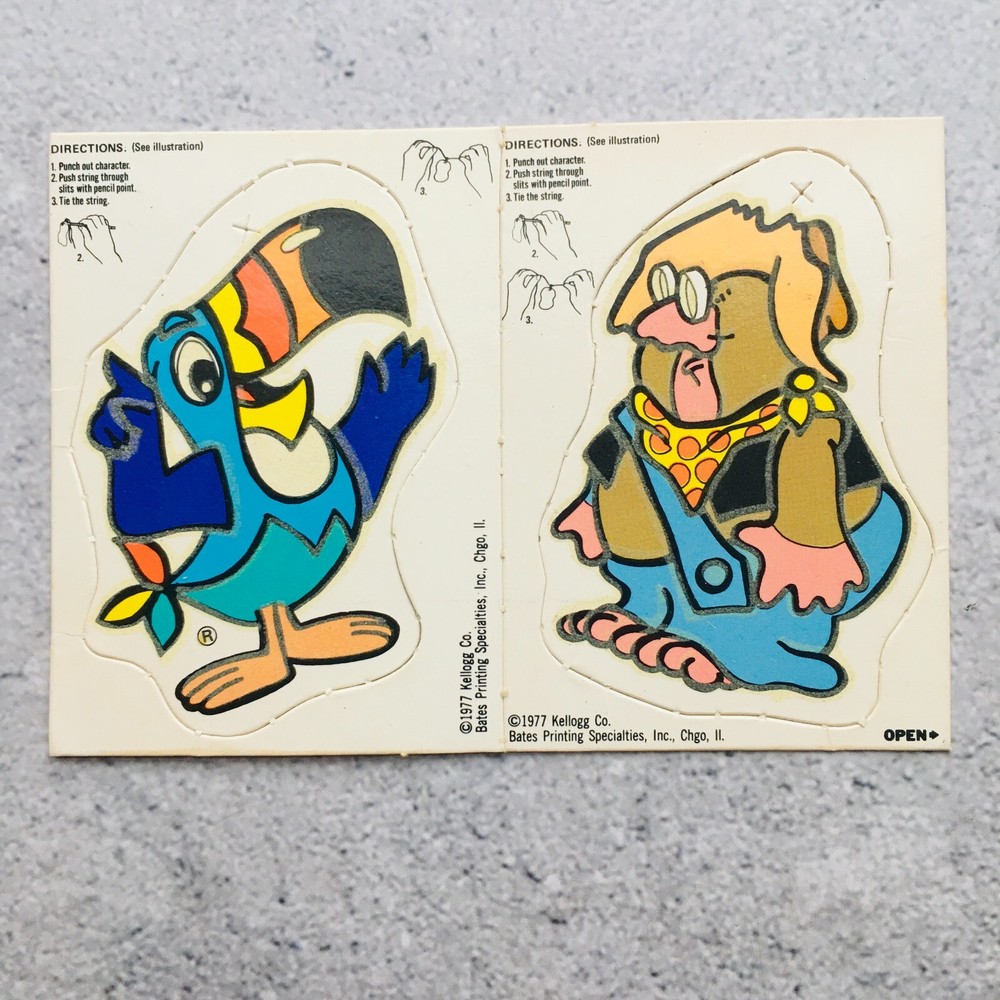 Kellogg Bates Company Glow In The Dark Punch Out Cards Lot of 2 1977