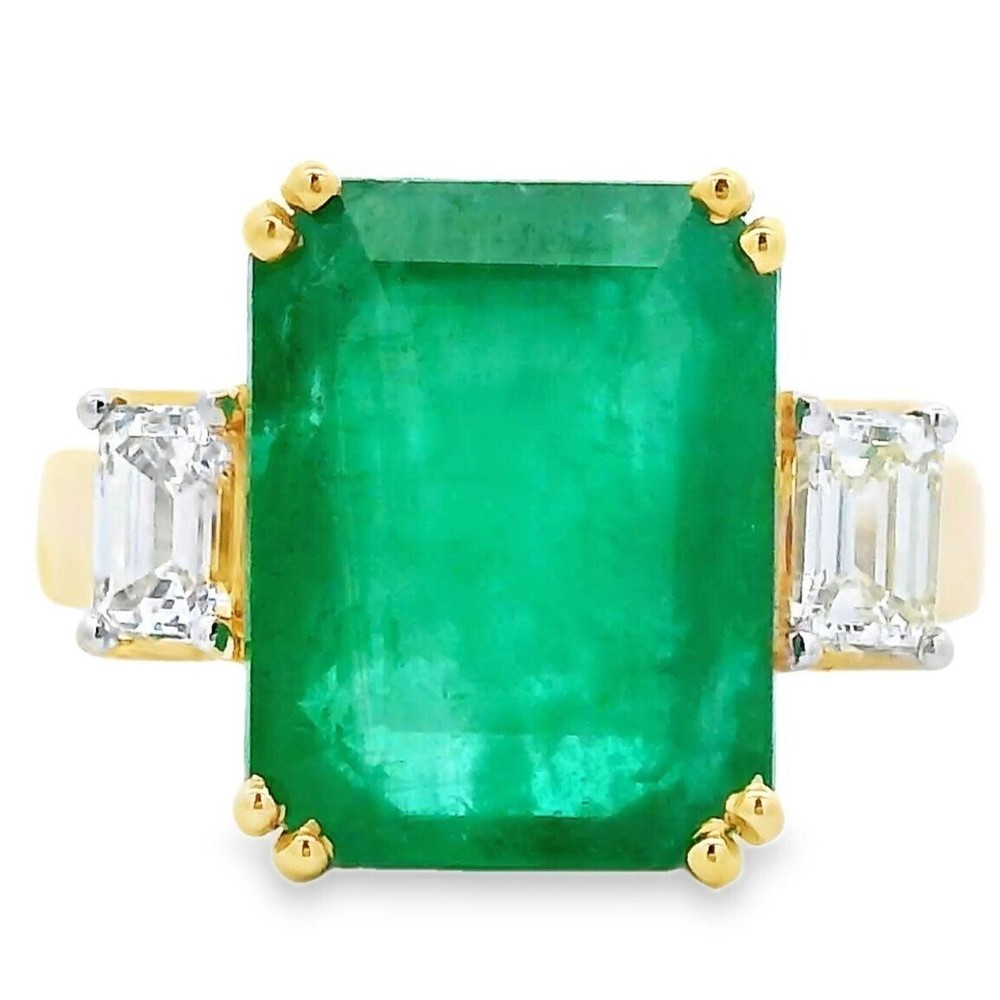 IGI Certified 6.85ct. tw. Emerald - Diamond Ring 18 kt. Yellow gold