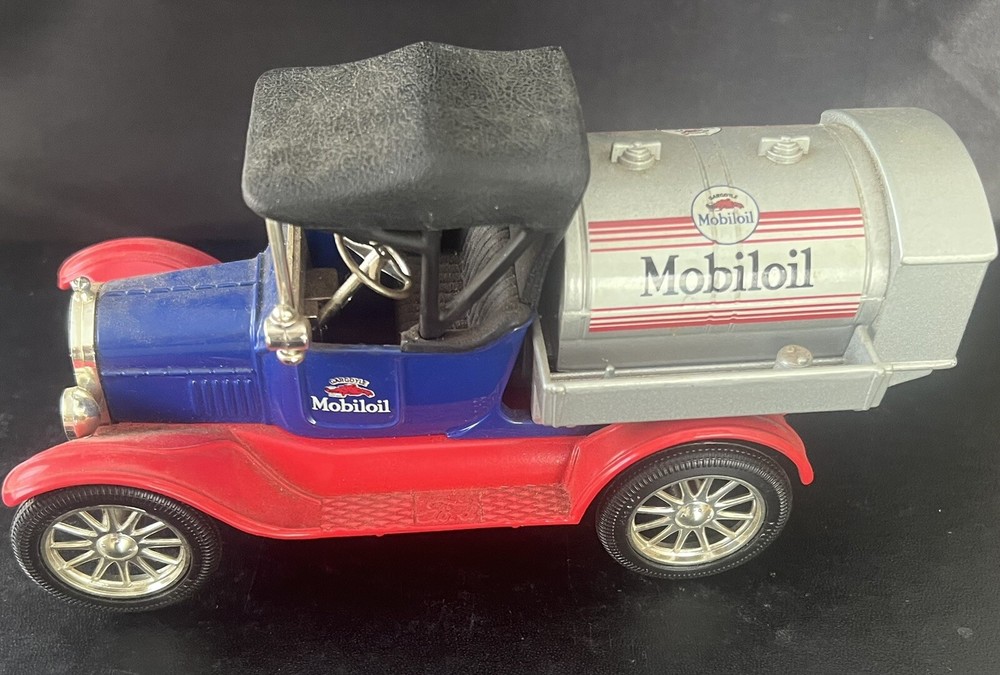 1999 ERTL MOBILOIL 1:25 SCALE DIE CAST 1918 FORD TANKER