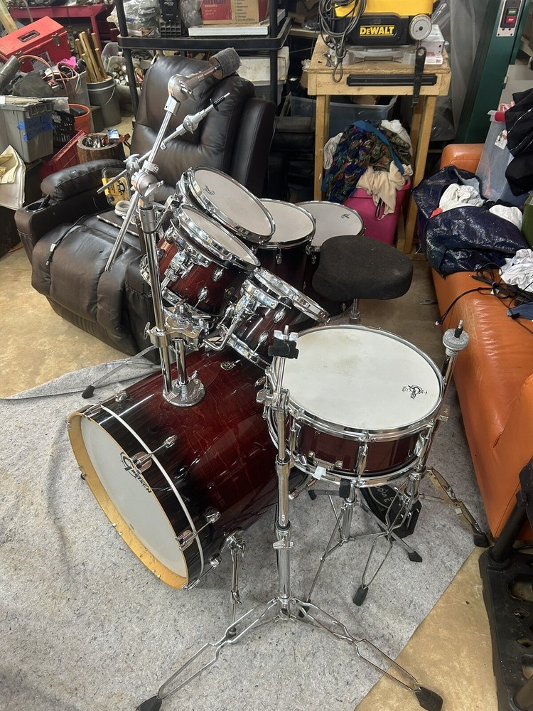 Gretsch Catalina Maple 7-Piece Acoustic Drum Kit with Yamaha Hardware