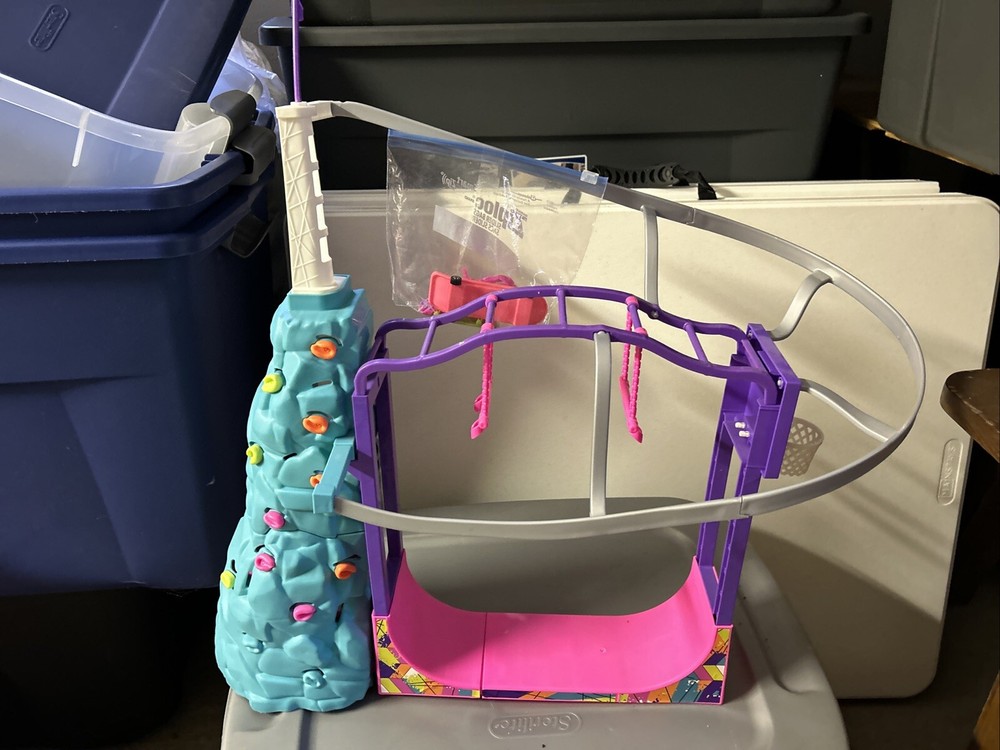 Barbie Skipper Skate Park Playset W/accessories