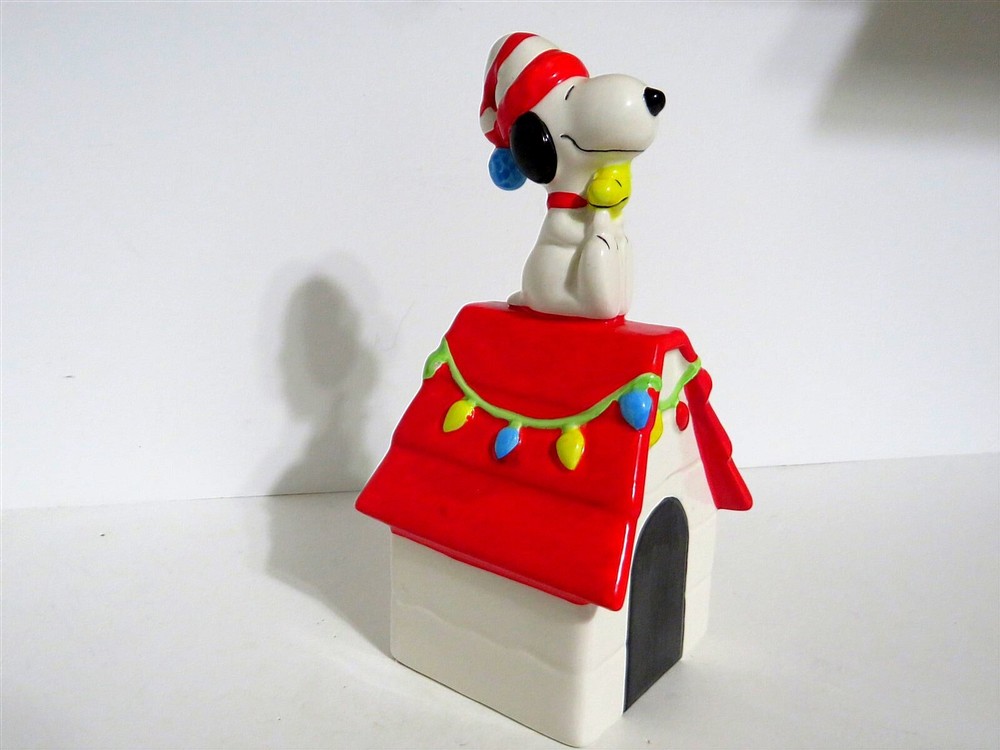 Vintage 1989 Snoopy Peanuts Charlie Brown Ceramic Music Box Figurine Willitts