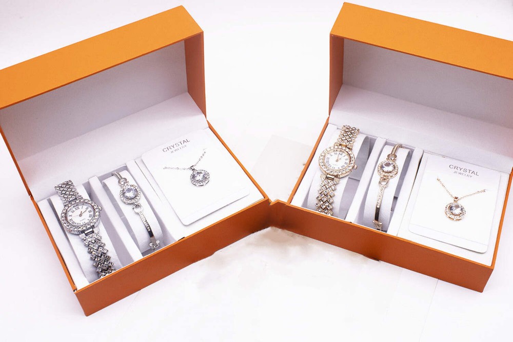 Stylish Women's Alloy Quartz Wrist Watch with Glass Mirror - Foreign Trade Desig