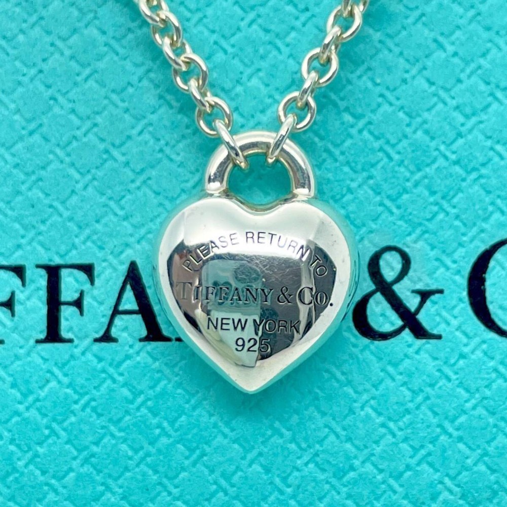 Tiffany & Co Full Heart Pendant Necklace 24-2411S in Silver  