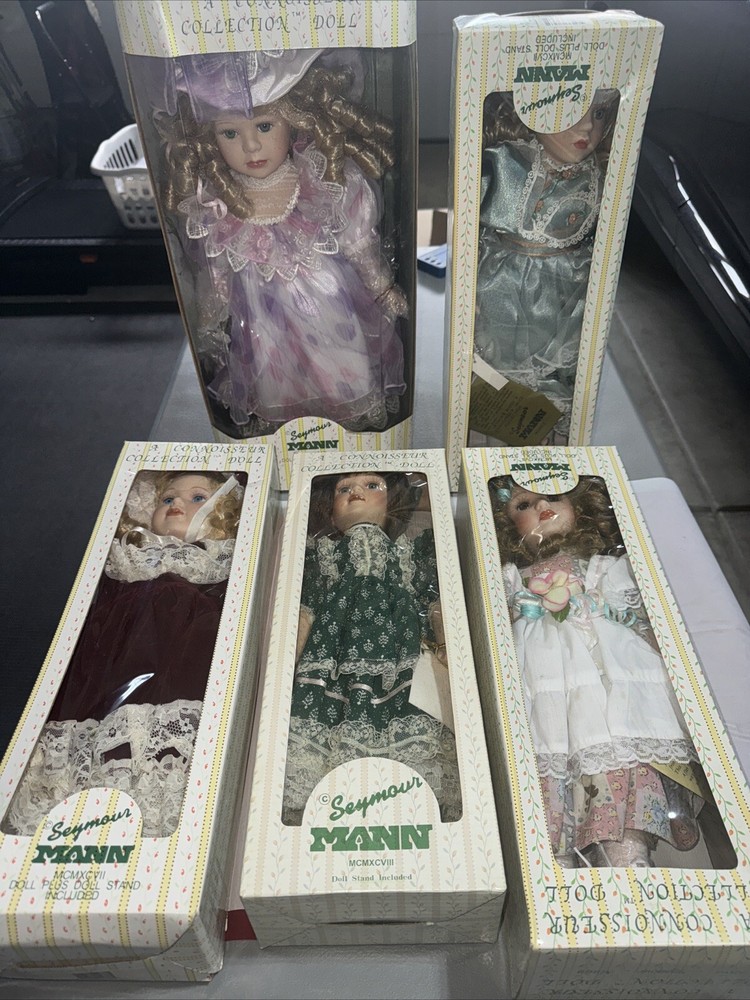Seymour Mann Connoisseur Porcelain Doll Set of 5 with Original Box SM1