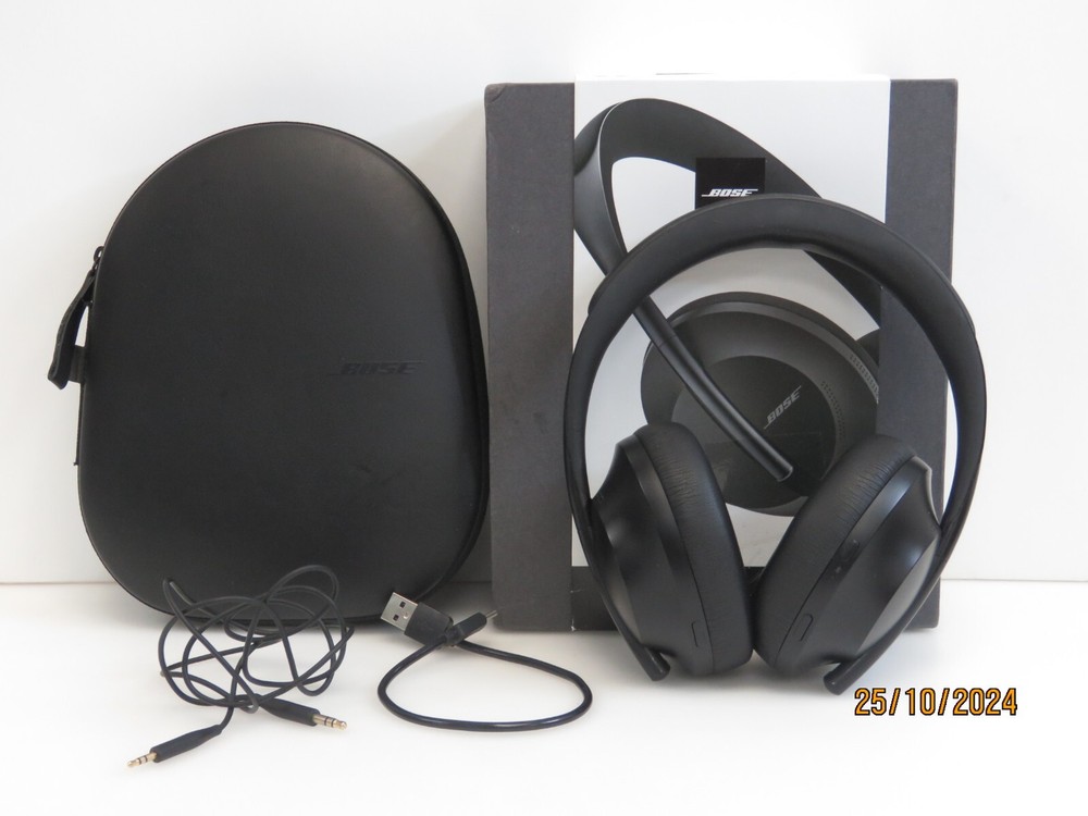 Bose Noise Cancelling 700 Bluetooth Wireless Over-Ear Headphones - Black [CC50]