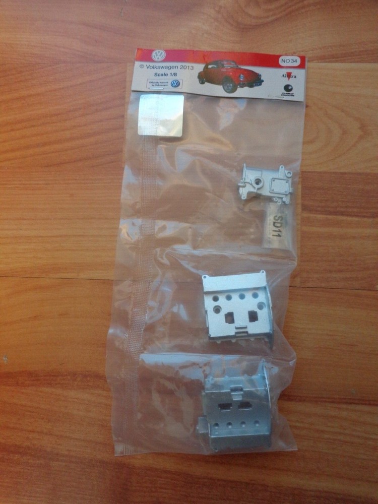 DEAGOSTINI BUILD YOUR OWN VW BEETLE 1303 CABRIOLET CAR #33 ENGINE CRANKCASE