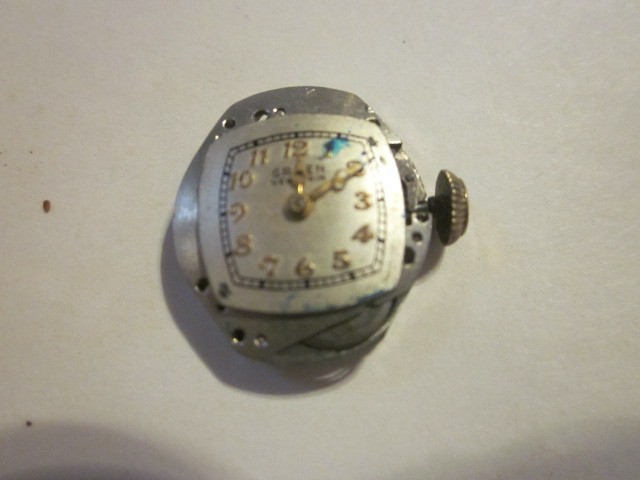 GRUEN VERI-THIN SWISS MADE 15 JEWELS WRIST WATCH MOVEMENT PARTS OR REPAIR lot b