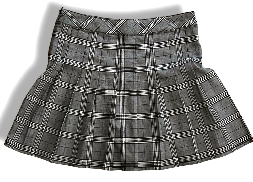Plaid Pleated Mini Skirt - Y2K Schoolgirl Clueless Style Black & White Med NWOT