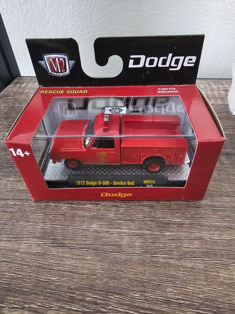 M2 Machines 1:64 Diecast 1972 Dodge D300 Service Bed Rescue Squad