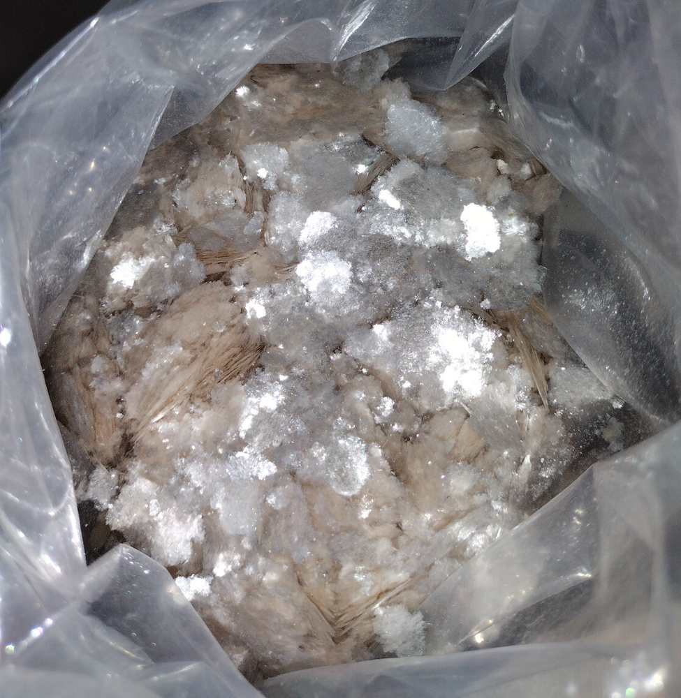 8 oz  Large Mica Flakes - Grayish White - Natural Mineral Christmas Snow craft