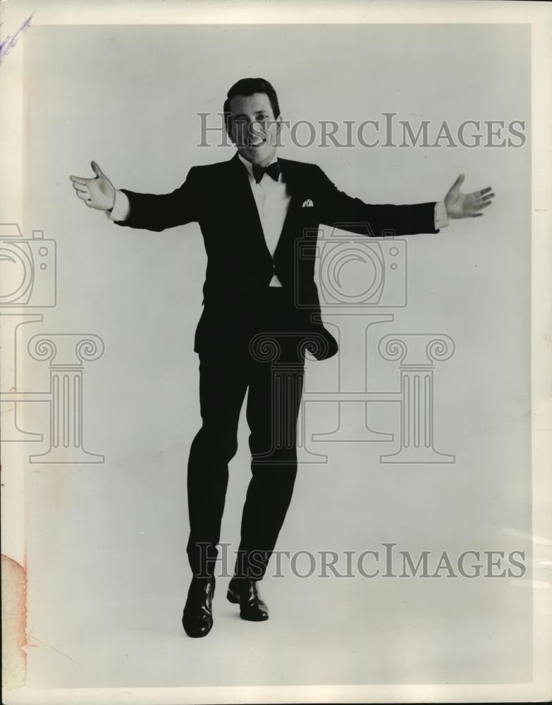 1960 Press Photo Andy Williams of The Andy Williams Show - mjx07480