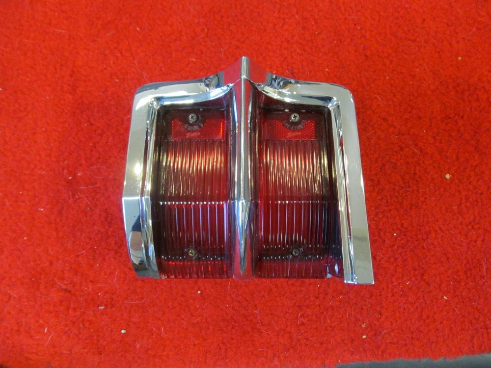 1963 Olds Dynamic Super 88 NOS GM Pass Right Tail Light Lamp Bezel Lens 5953952