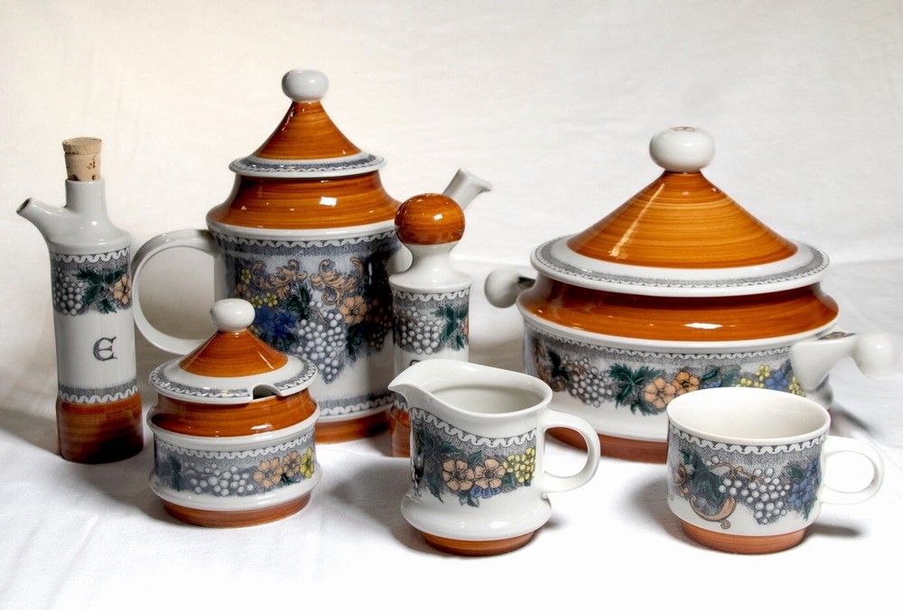Vintage GOEBEL Burgund Ceramic 7-Piece Set Bavaria Grapevine Design