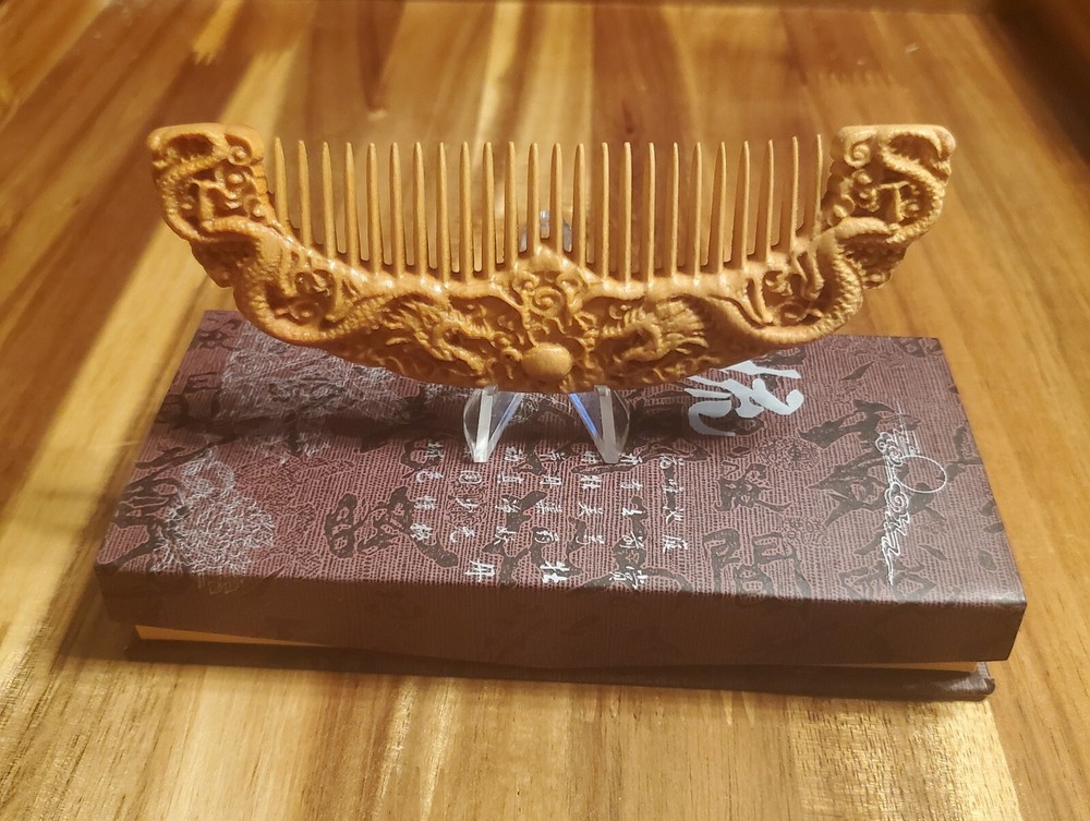 China Natural Thuja Wood Comb / Double-sided Carved Dragon Image NIP
