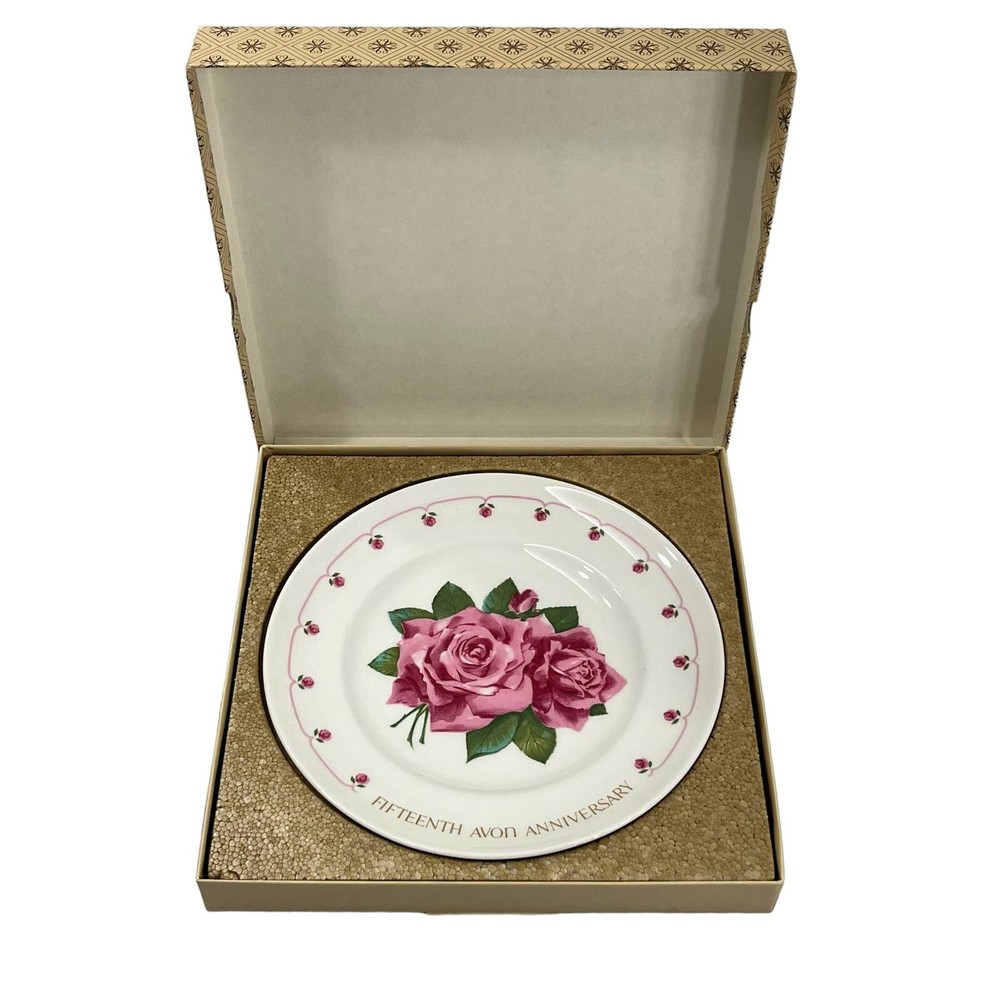 Vintage Avon 15th Anniversary Wedgwood Roses Collector Plate for Dealers