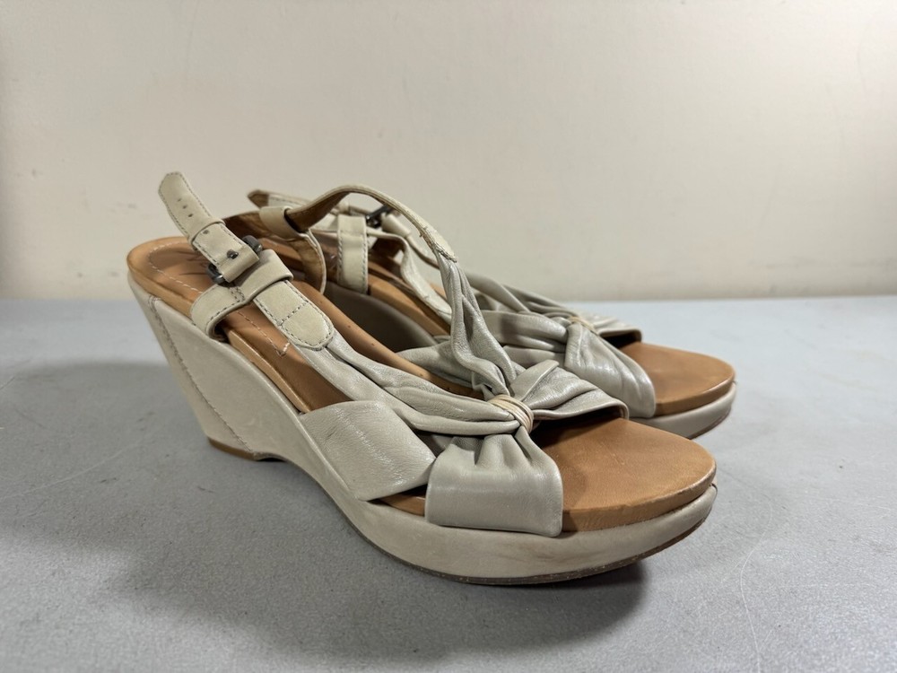Naya Womens Beige Leather Wedge Ankle Strap Sandals Size 8.5