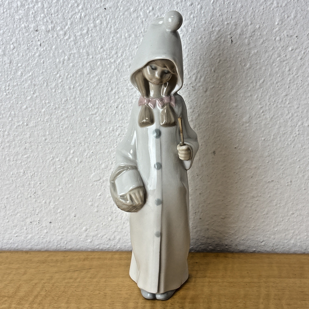 Vintage Lladro Shepherdess Figurine from Nativity Series with Partial Staff