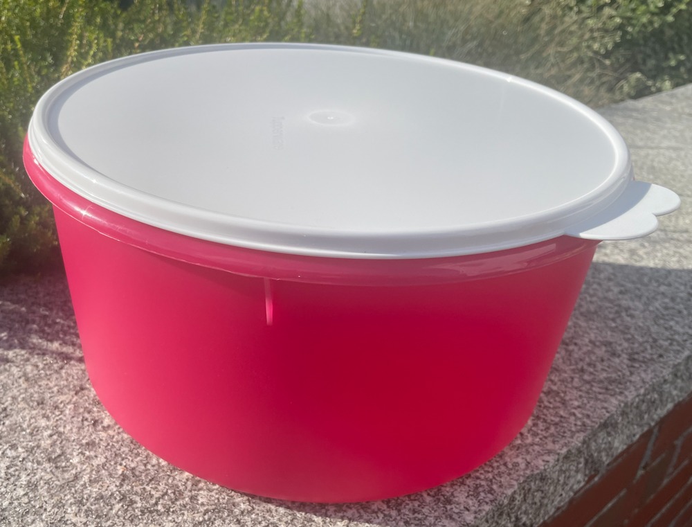 Tupperware Jumbo Round Canister / Reddish Pink Bowl 42 Cups White Seal New