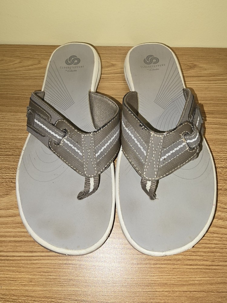 Clarks Cloudsteppers Womens Beige Thong Sandals Size 8 M