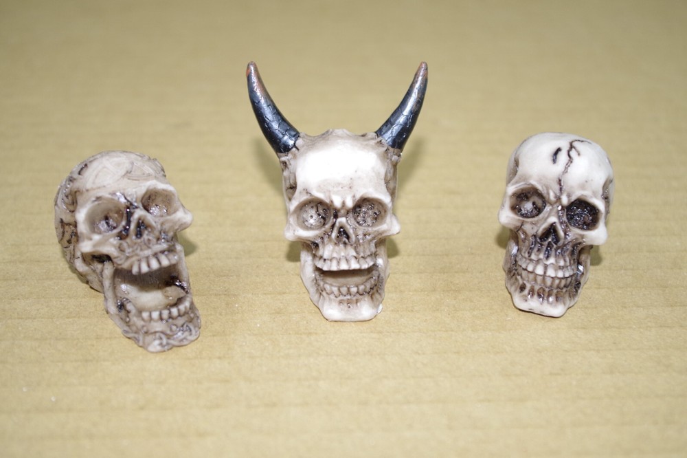 Set of 3 pieces Skull Paperweight 5 cm Steampunk