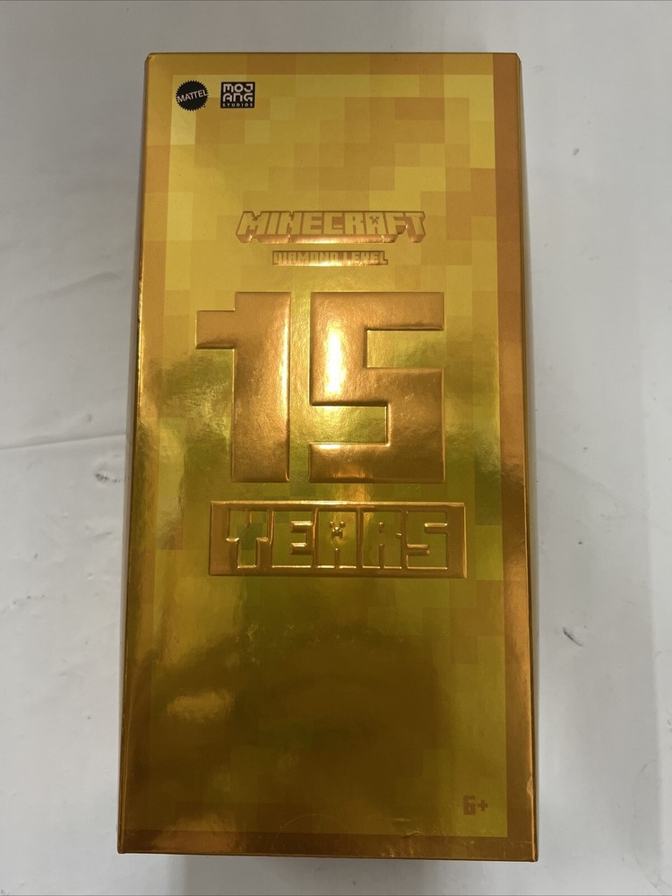 Limited Edition Minecraft 15th Anniversary Tuxedo Steve Diamond Level Figure