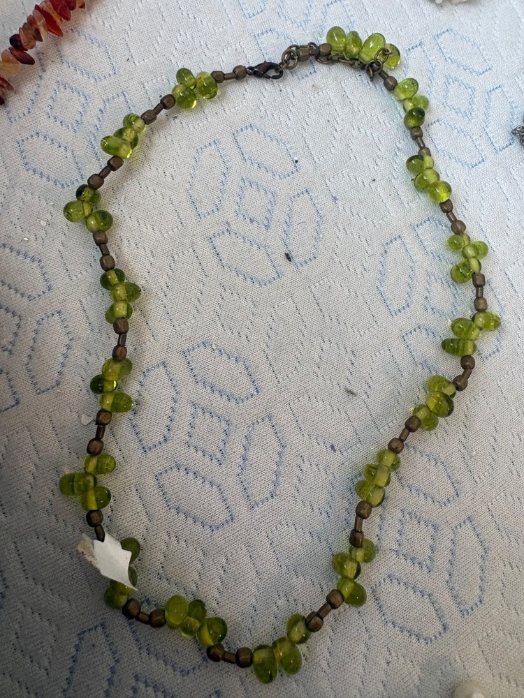 green glass teardrop vintage necklace