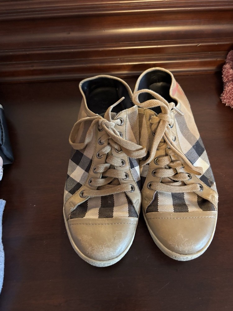 Burberry Nova Check Woman’s Canvas shoes