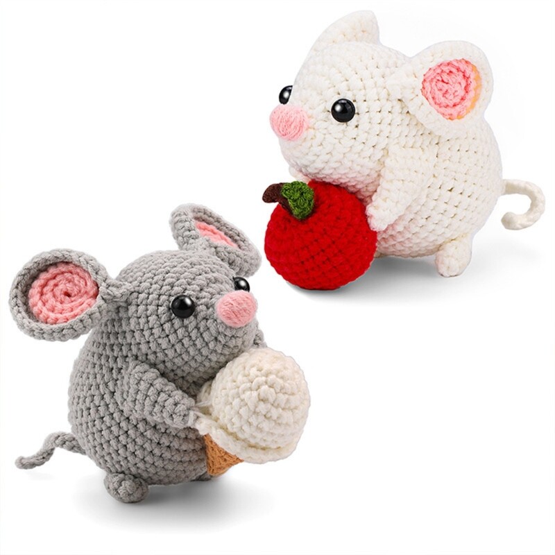 Crochet mouse yarn kit for beginners with DIY animal patterns