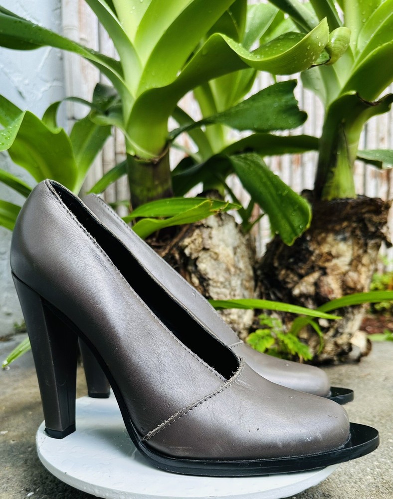 & Other Stories Gray Patent Leather Pointed Heel Pumps Size US 8 EU 39