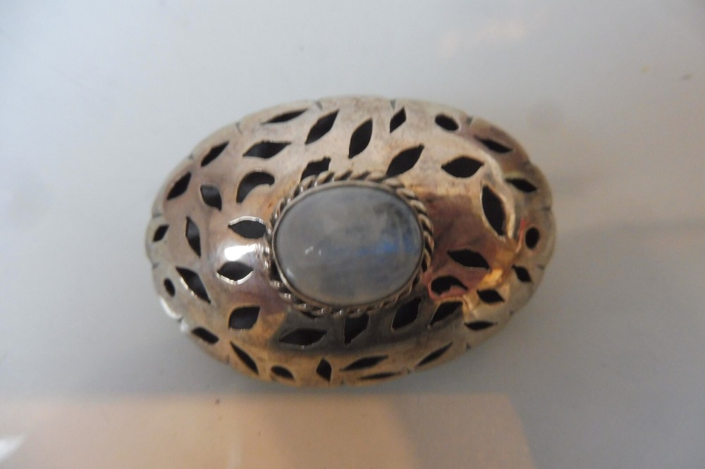 Very beautiful, old brooch, 925 silver with moonstone, 4.5cm