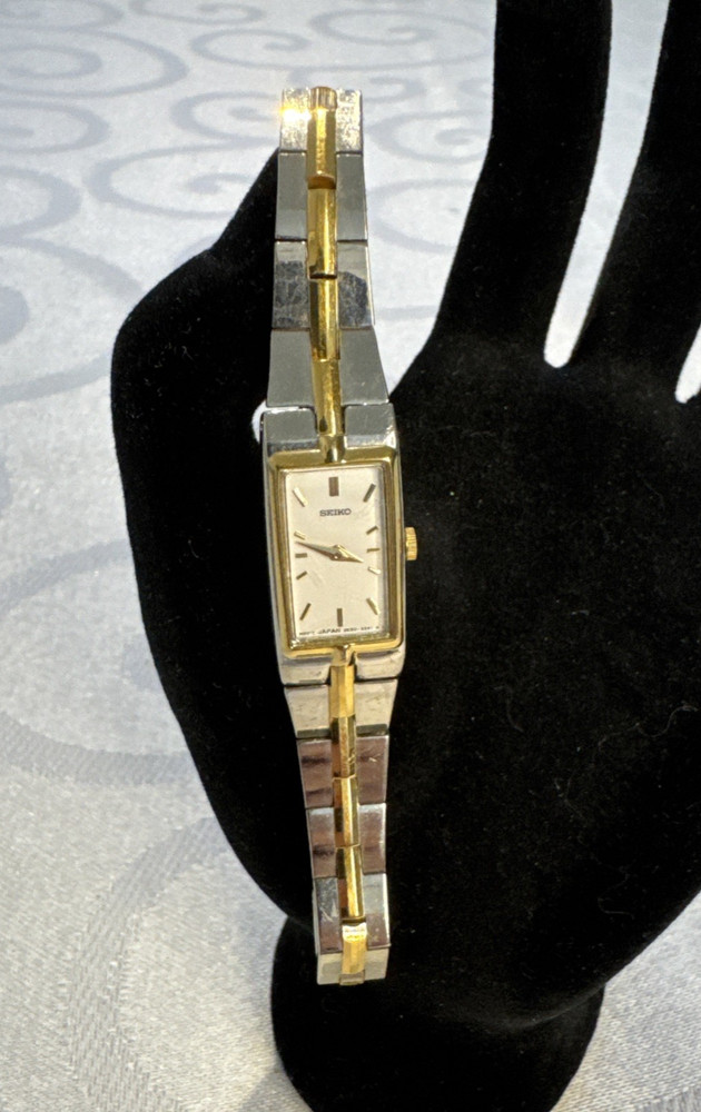Seiko Women’s Two Tone Rectangle Quartz Watch Gold Silver Tone Needs Battery