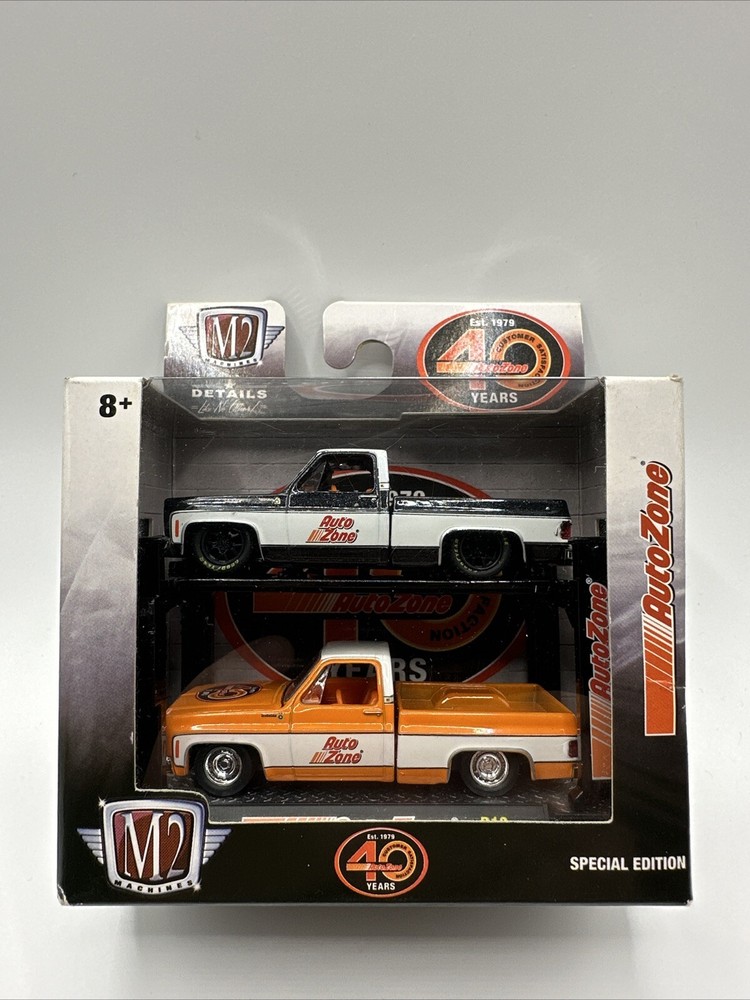 M2 Machines Auto-Lift Auto Zone 40 Years R10 19-01 1979 Chevrolet Scottsdale
