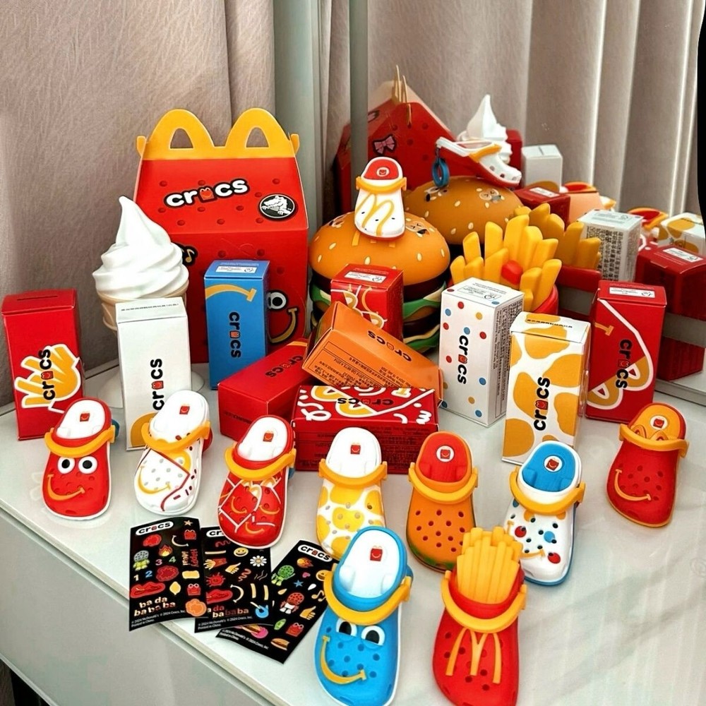 2024 McDonalds Mini Crocs Keychain Happy Meal Toys Completed Set All 10 PCS Toy
