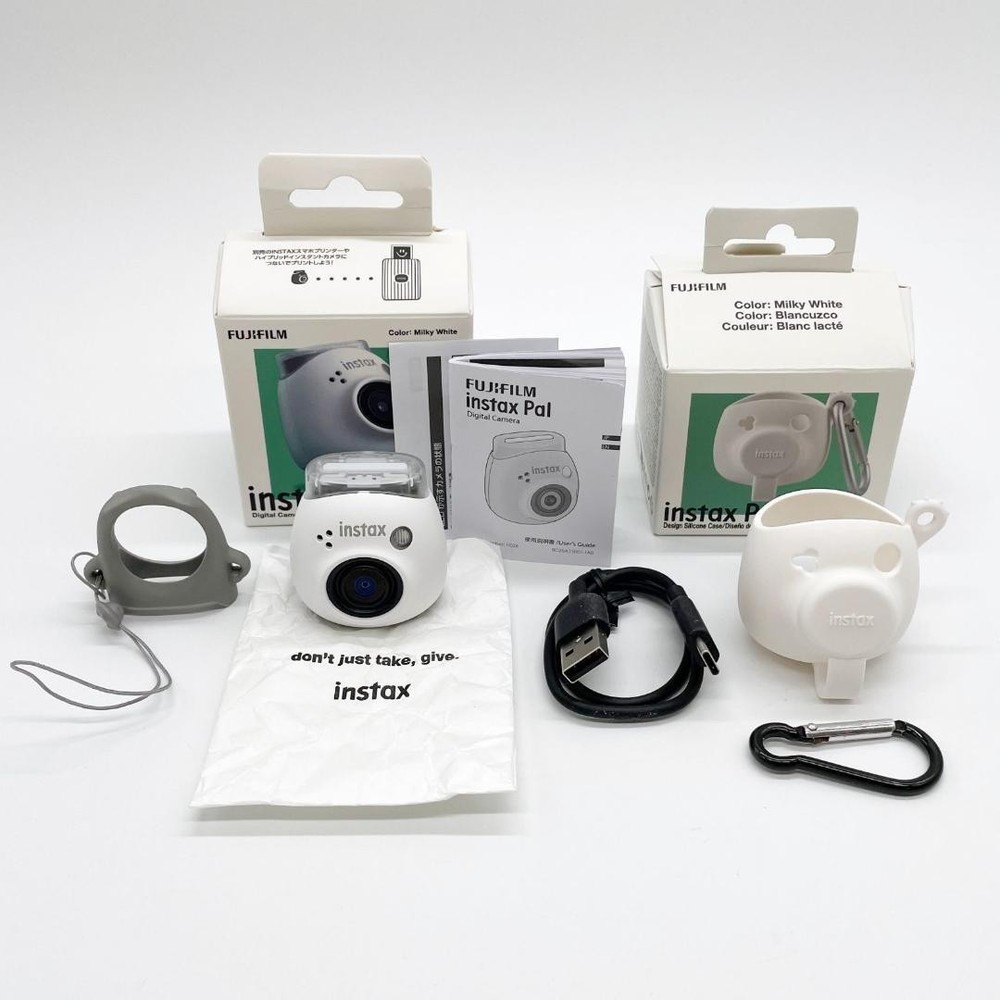 Fujifilm Instax Pal Instant Camera in Near Mint Condition