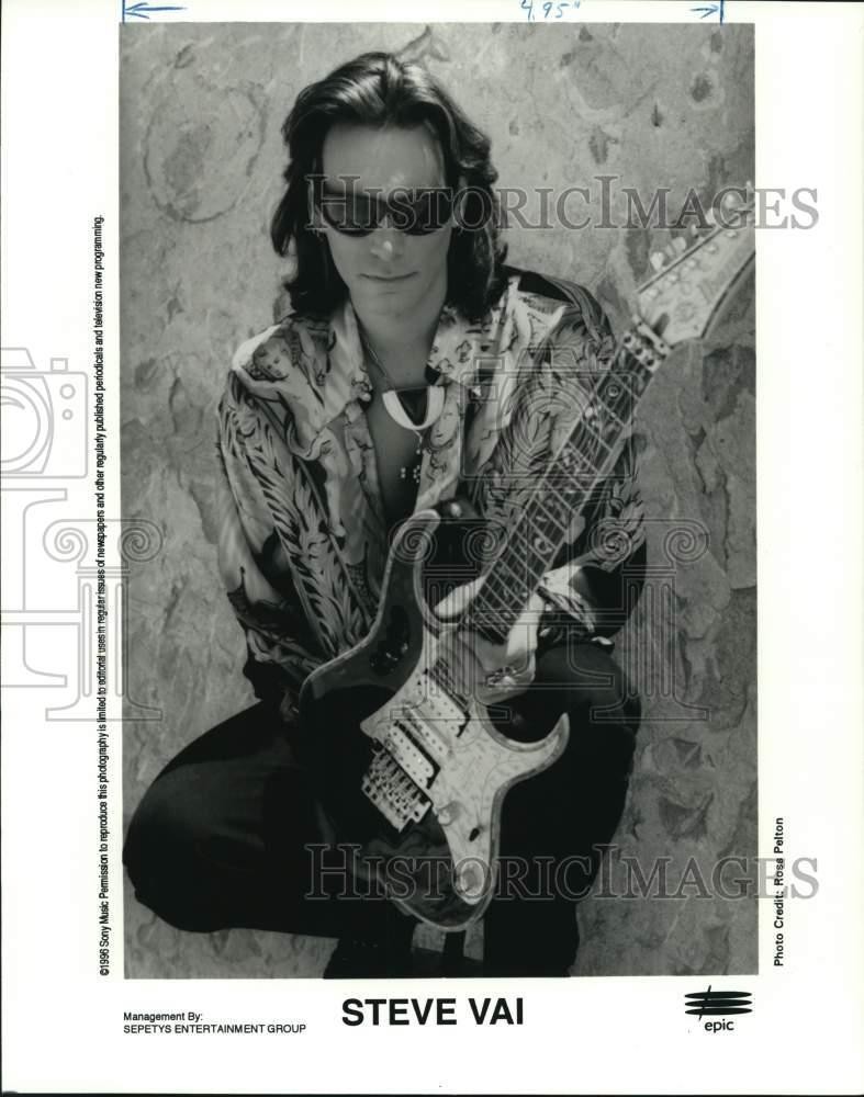 1996 Press Photo Guitarist Steve Vai - pip08251