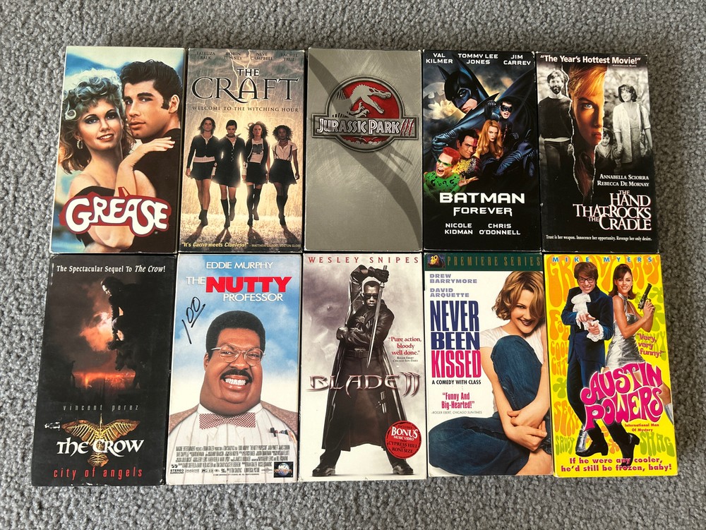 Lot of 20 VHS Action Movies Batman Mummy South pacific Austin powers