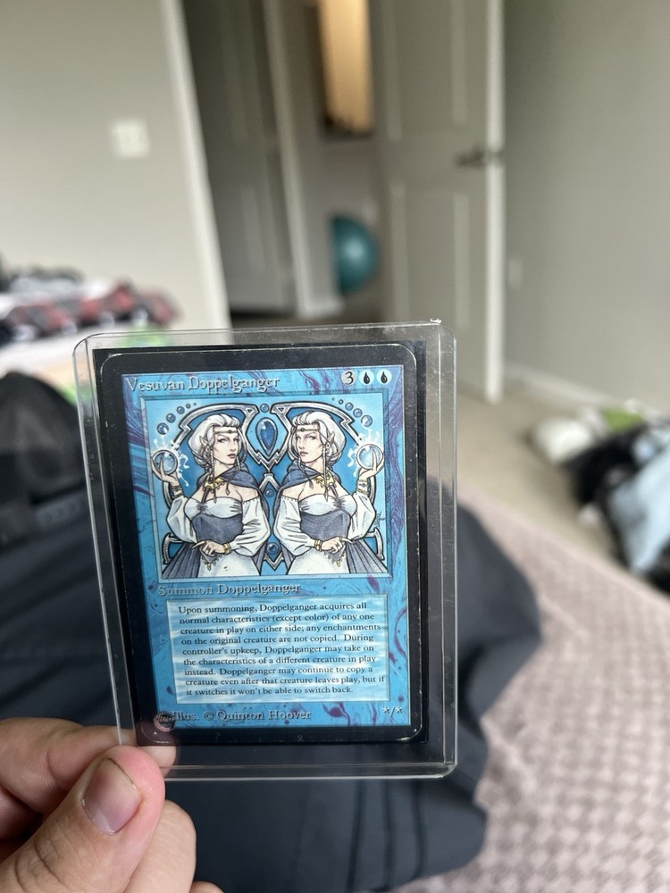 Magic The Gathering Limited Edition Alpha: Vesuvan Doppelganger lightly played
