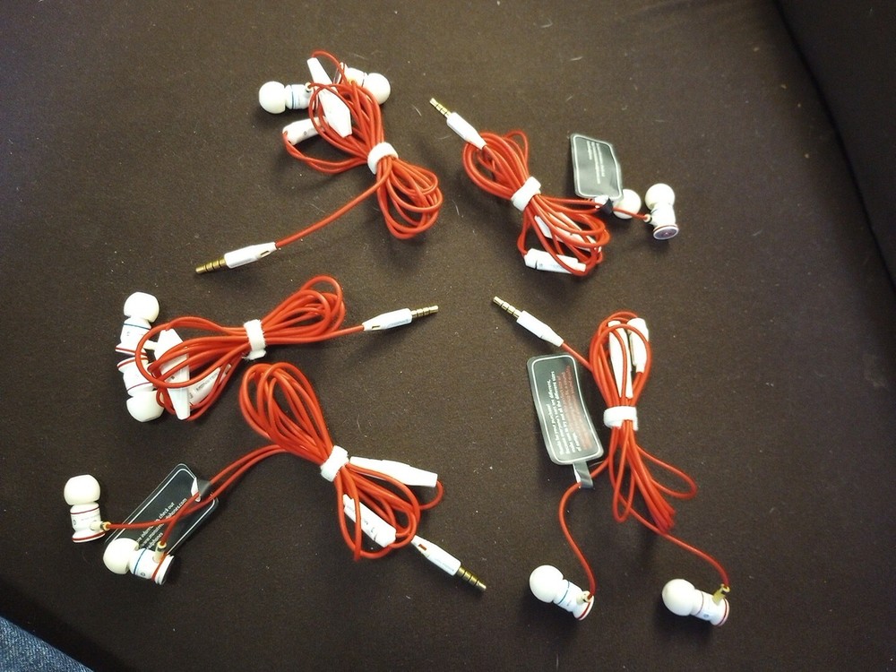 Lot of 5 Genuine Monster iBeats by Dr Dre    3.5mm  Premium White & Red