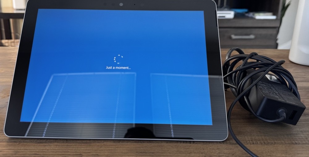 Microsoft Surface Go (1824) - Great Condition - 64GB (4GB RAM)