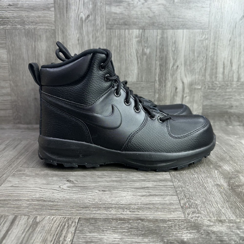 Nike Manoa Youth size 5.5Y Triple Black Boots HF0750-001