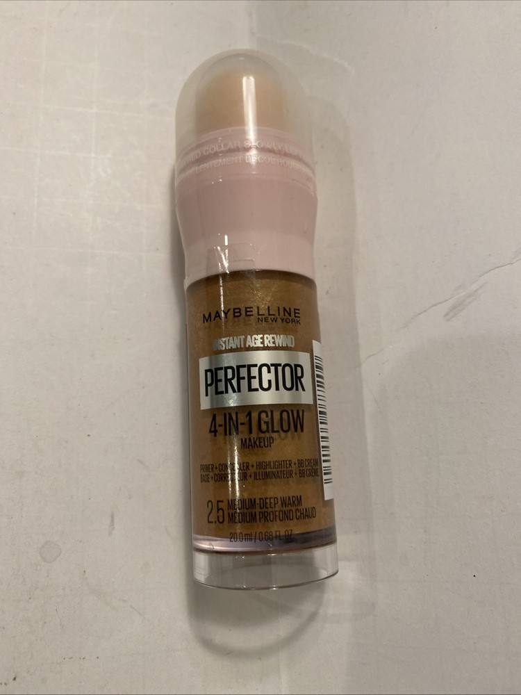 Maybelline Age Rewind 4-in-1 Glow Makeup in Medium Deep Warm 2.5