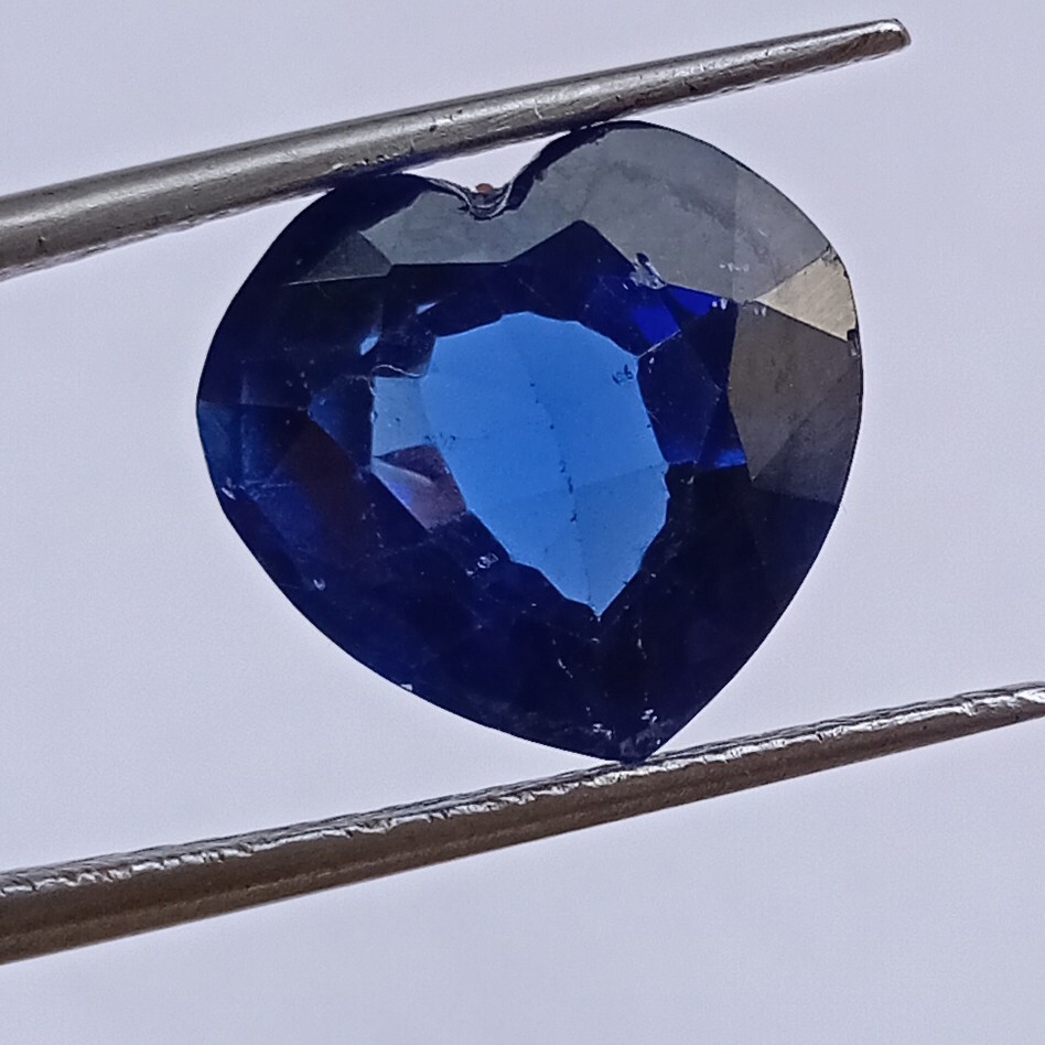 Natural Heart Shape Loose Gemstone EGL Certified 8-10 Ct Ceylon Blue Sapphire