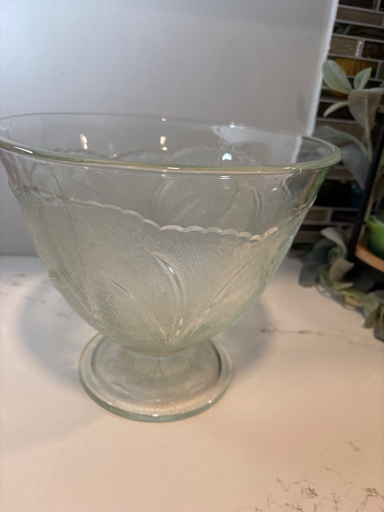 Vintage Indiana Glass Pebble Leaf Punch Bowl Clear