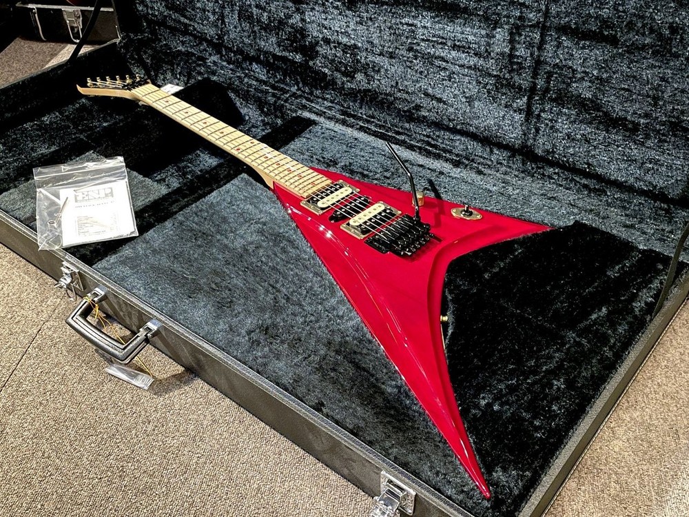 Sexy Edwards Finger V Electric Guitar in Great Condition Free Shipping from Japan